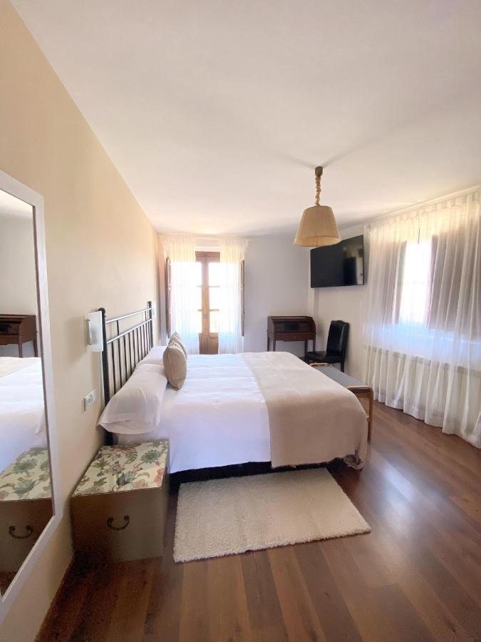 Hotel Rural Candela Y Plata Puerto de Béjar Exterior photo